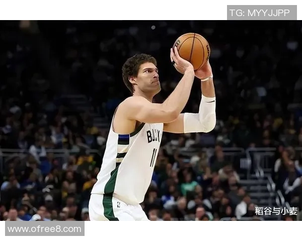 布鲁克洛佩斯:从篮球场上的巨人到全能战士的传奇之路 布鲁克洛佩斯:从篮球场上的巨人到全能战士的传奇之路