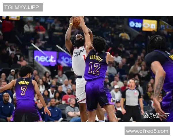 快船与马刺激战正酣直播比分实时更新精彩瞬间不容错过